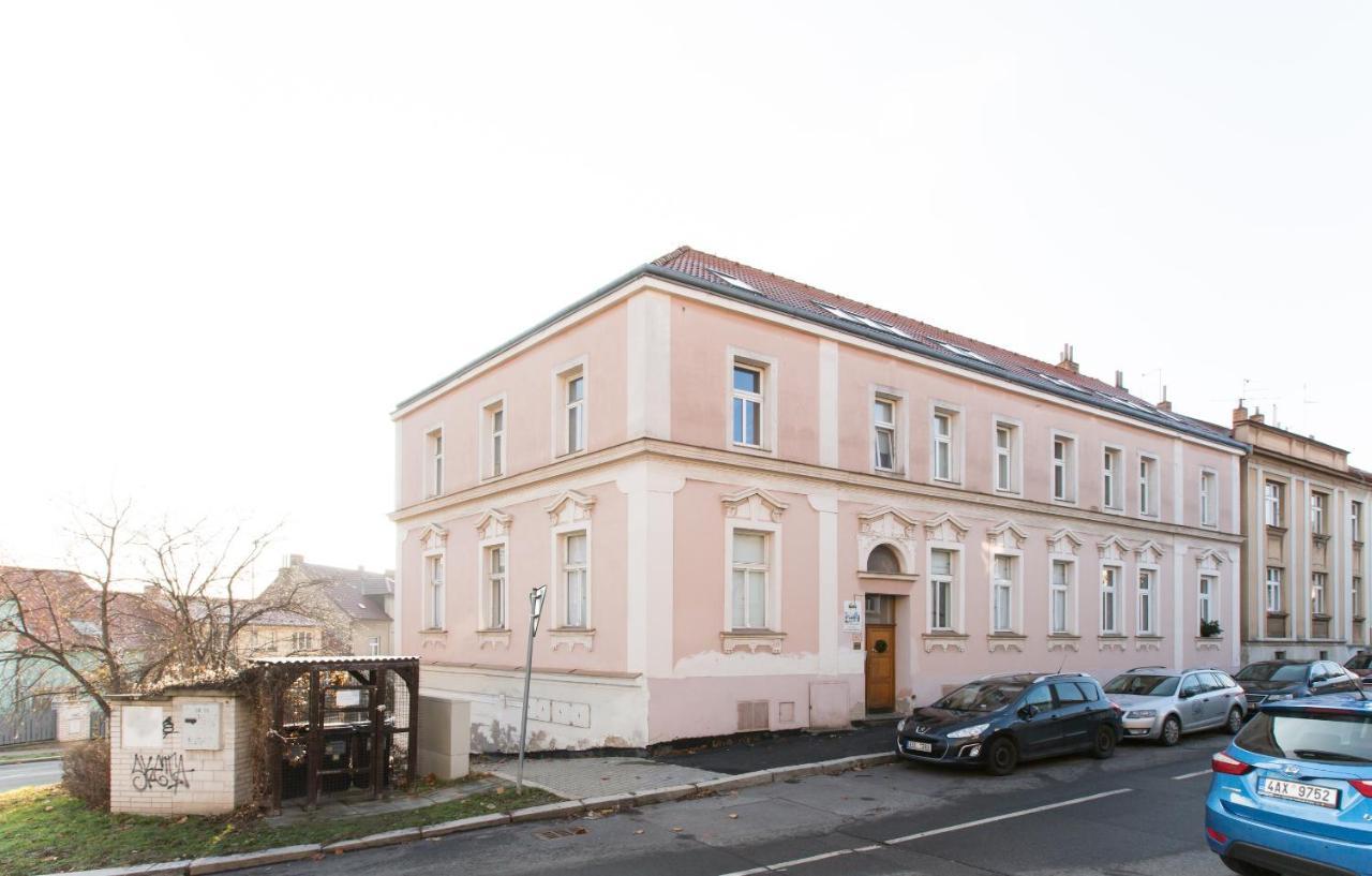 Jane'S Charming Apartment Praag Buitenkant foto