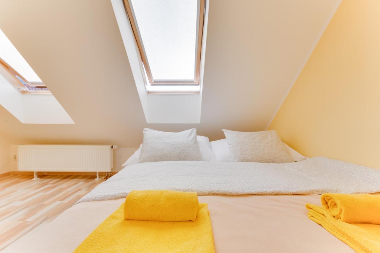 Jane'S Charming Apartment Praag Buitenkant foto